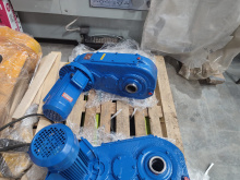 Мотор-редукторы  А400,РВЦ-220,В-100,ЦЗВК-100 и другие для привода опорных кран-балок, РВЦ-80 и другие для привода подвесных кран-балок